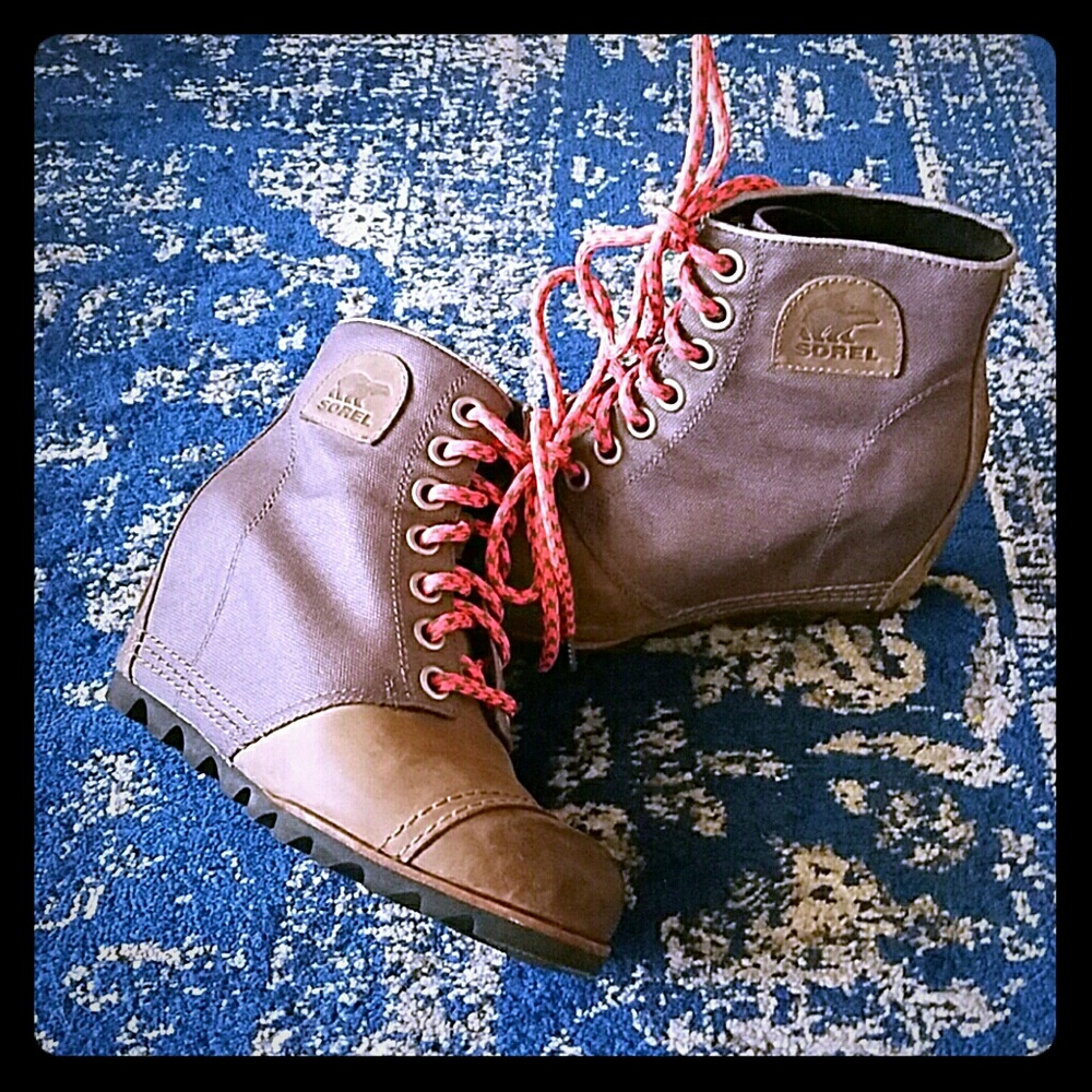 Sorel wedge boots